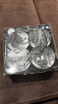 4 Gourmet Snack Plates