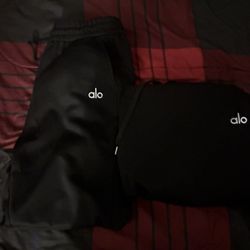 Men’s Alo set. (says size XL but fits like L)