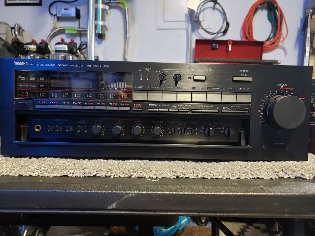 YAMAHA RX-1100U Natural Sound Stereo Receiver