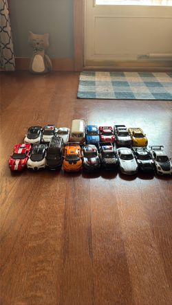 17 1/36 Scale Pull-back Diecast Cars