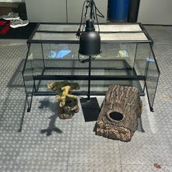 40 Gallon Reptile Zoo Terrarium/Bearded Dragon
