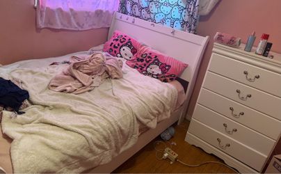 Full size bed