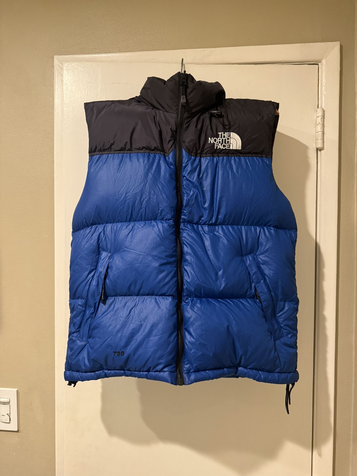 The North Face 700-Fill Down Puffer Vest (Royal Blue & Black)