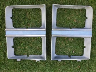 83-84 chevrolet squarebody headlight bezel