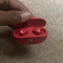 Beats Studio Buds 