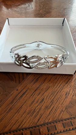 Trendy bangle bracelet