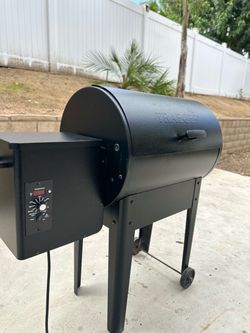 Traeger Smoker Tailgate (works great)