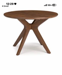 Table & Chairs