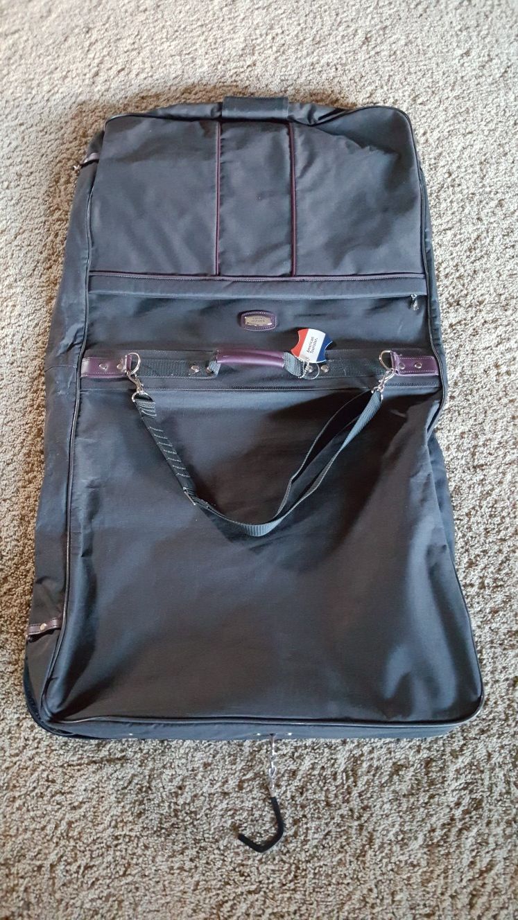 American Tourister Garment Travel Bag