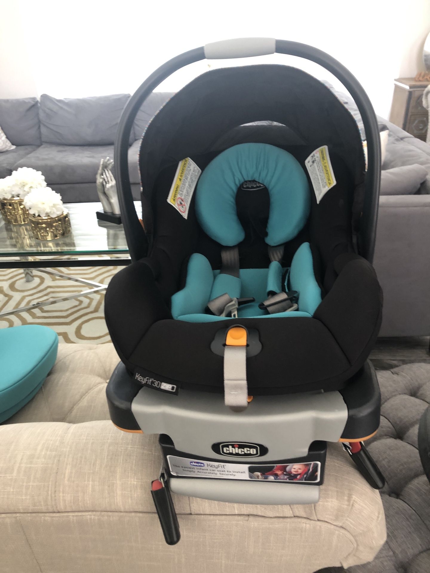 Chicco keyfit 30 car seat, 2 bases, and winter cover. Can be sold separately