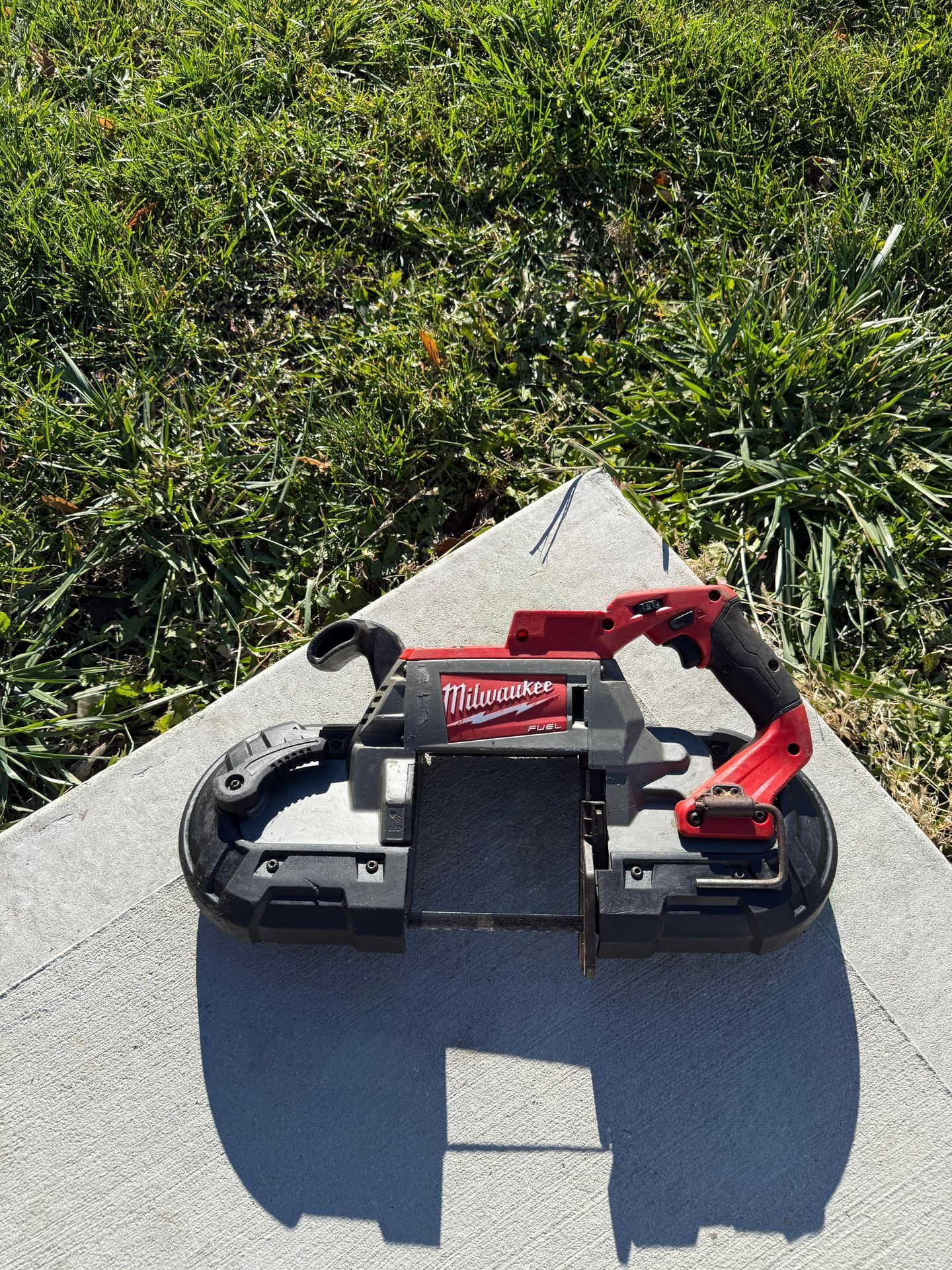 M18 FUEL 18V Lithium-Ion Brushless Cordless Deep Cut Band Saw (Tool-Only)