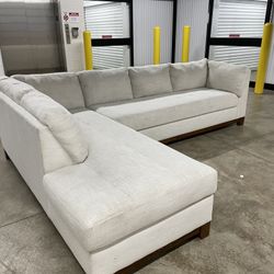 *Free Delivery*🚚 Modern Off White Large Sectional!