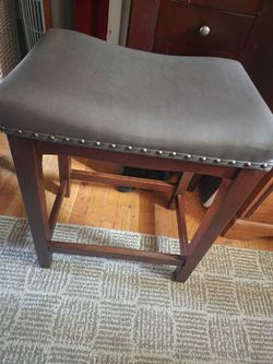 Bar stool