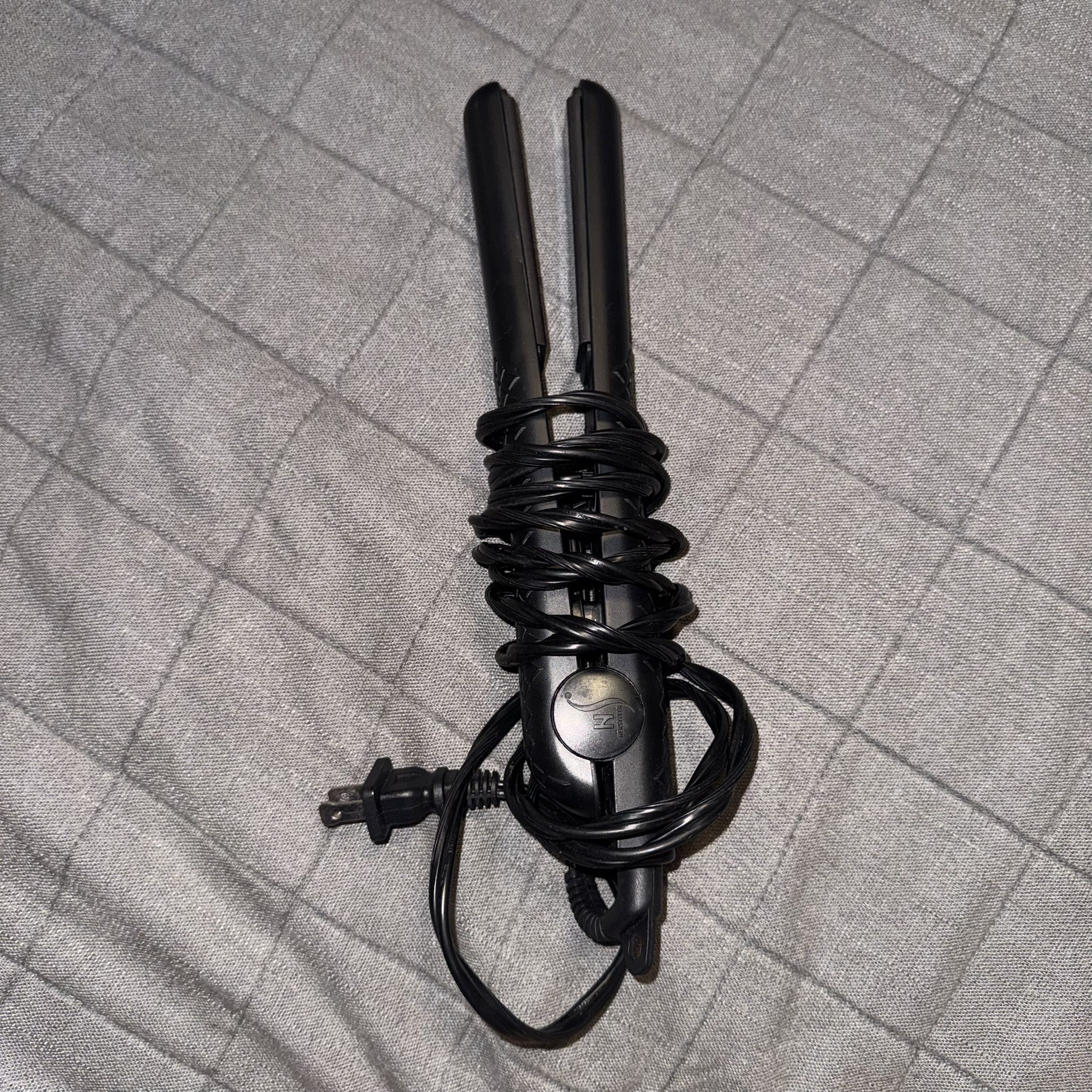 HerStyler Hair Straightener