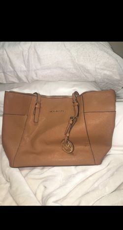 Micheal Kors purse