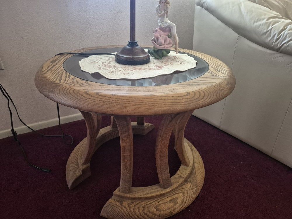 Sleek, modern Side Table and Matching Coffee Table