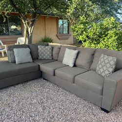 Sectional Good Conditions  $420  Delivered Available 