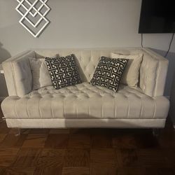 Meridian Loveseat 
