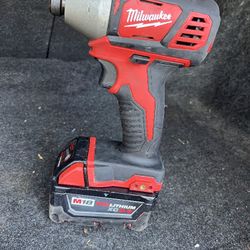 Milwaukee M18 Taladro De Impacto Con Bateria $90 Firme Precio 