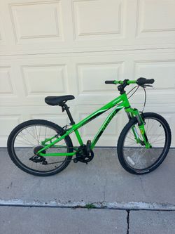 Specialized Kids Hot Rock Mountain Bike