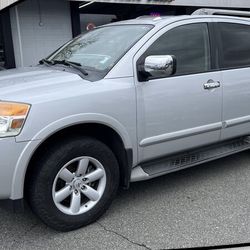 2012 Nissan Armada