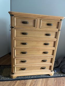 Dresser and dresser with mirror combo