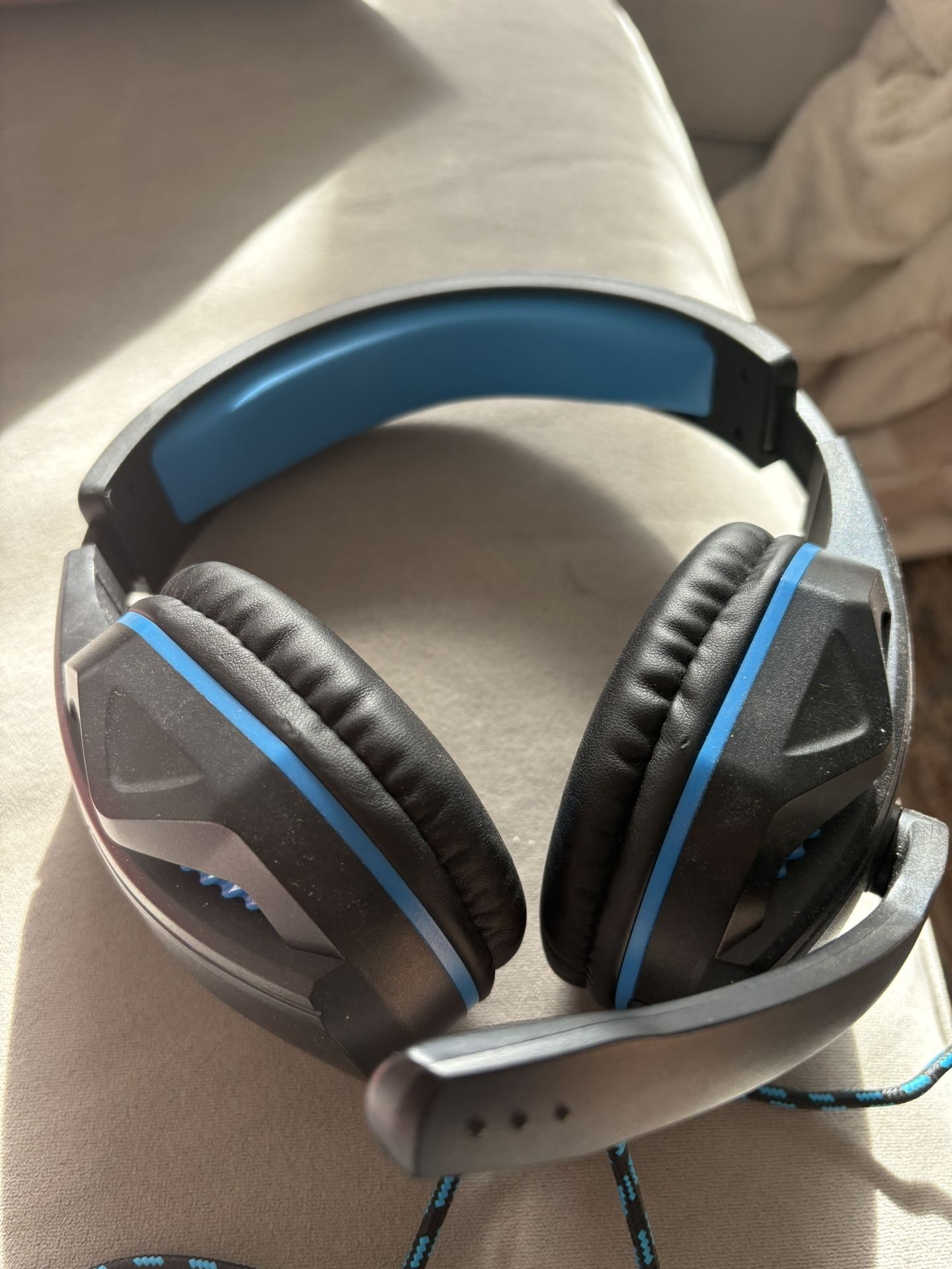 Billboard Gaming Headset - Not Bluetooth