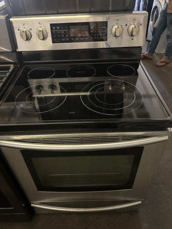 GE Electric Stove