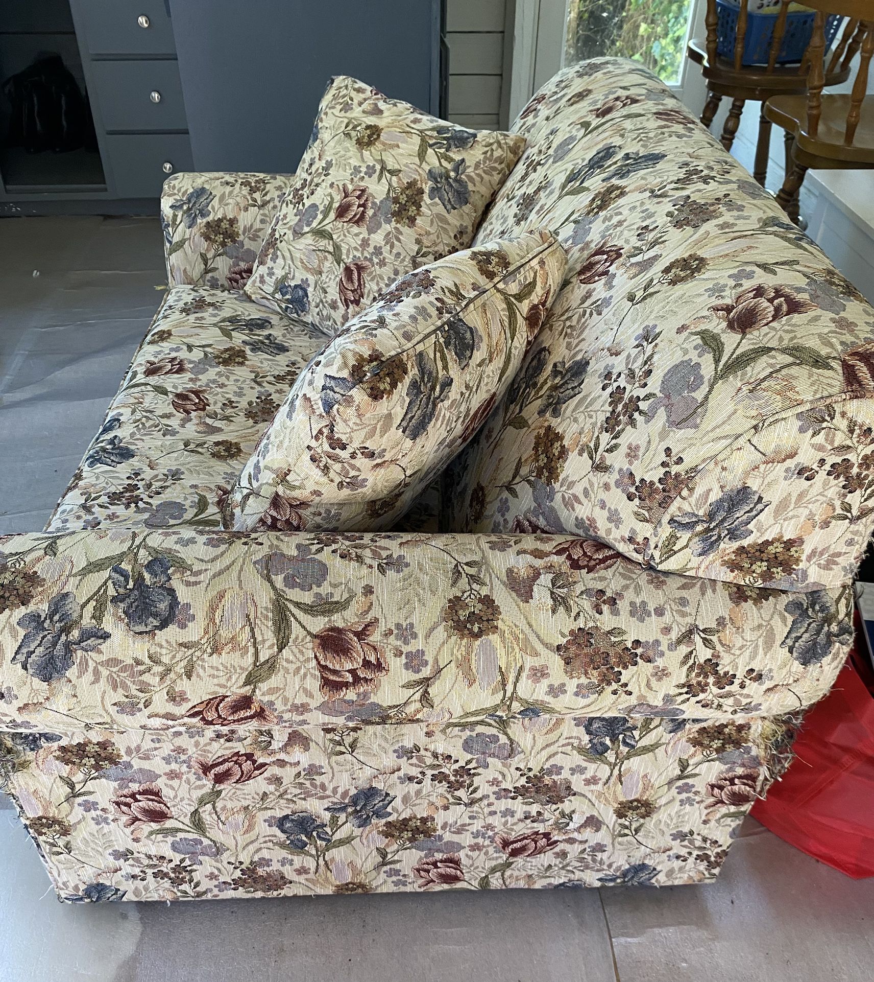 Free Flower Pattern Twin Size Fold Out Couch