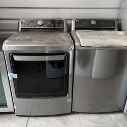 New Out Box LG Washer/Dryer Gas Set 