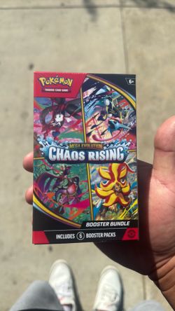 Pokémon Mega Evolution Chaos Rising Booster Bundle