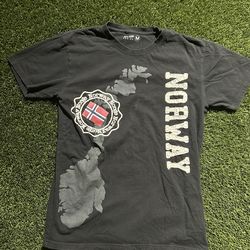 black norway t shirt medium