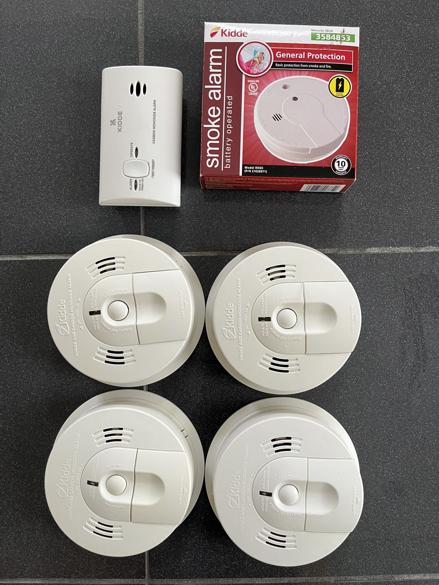 4 Talking Smoke/Carbon Monoxide Detectors, 1 Smoke, 1 Carbon Monoxide…ALL