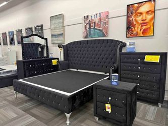 4- Pieces black velvet King & Queen size Bedroom set
