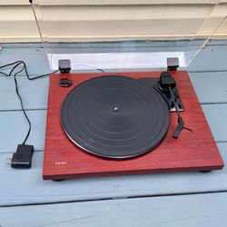 VINYL RECORD PLAYER | TEAC TN-180BT BLUETOOTH TURNTABLE