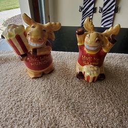 Salt & Pepper Shakers Like New