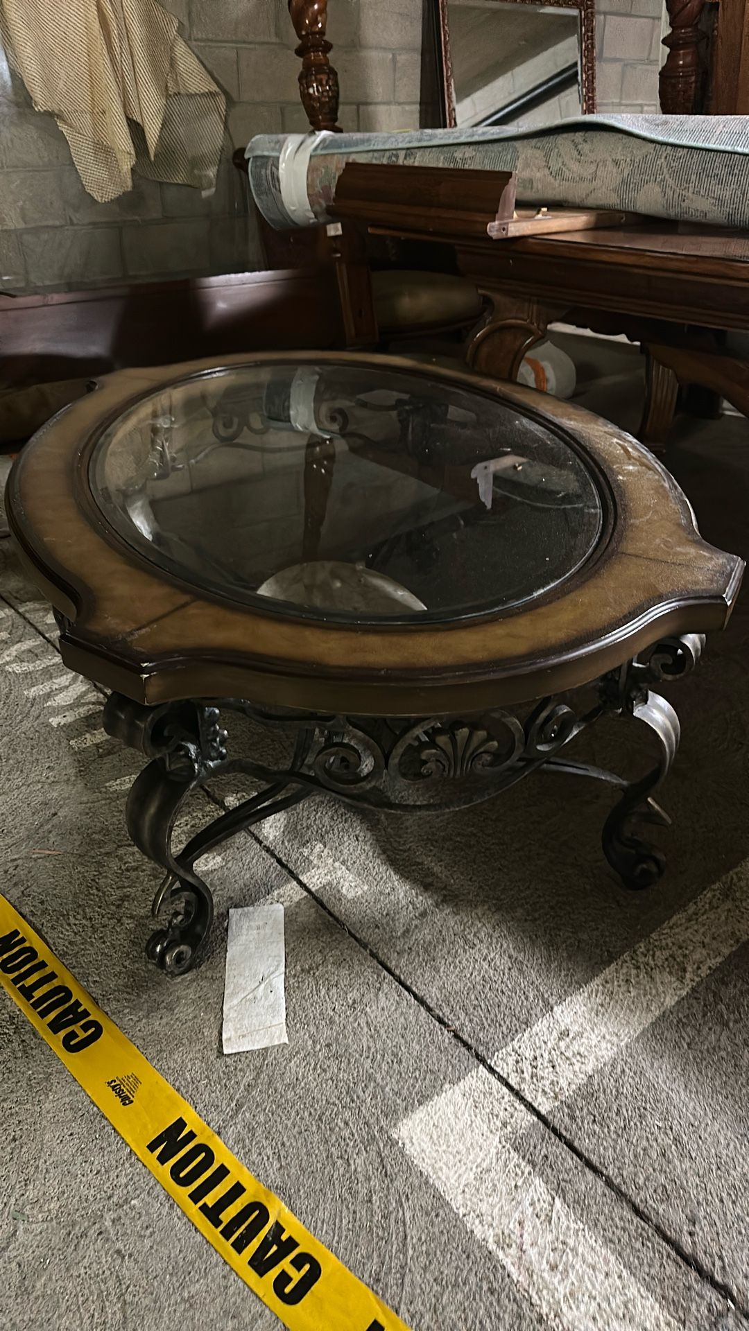 Furniture for sale, dressers, drawers, coffee tables, mirrors, lamps