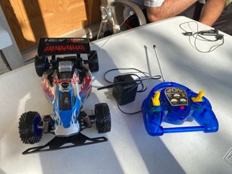 Raider RC Car with charger and remote