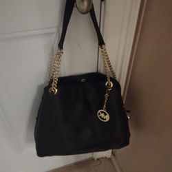 MICHAEL KORS BLACK TEXTURE LEATHER SHOULDER PURSE