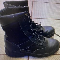 Utilikit Boots Size 11