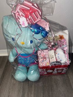 Hello Kitty build a bear and etc. gift set