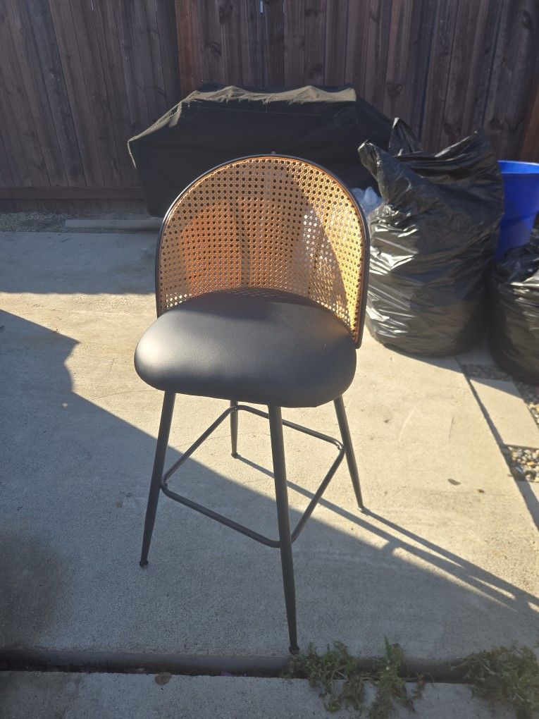 Barstools With Swivel And Chairs