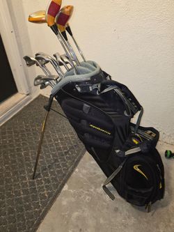 Complete set of ping clubs and nike bag