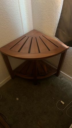 Corner table