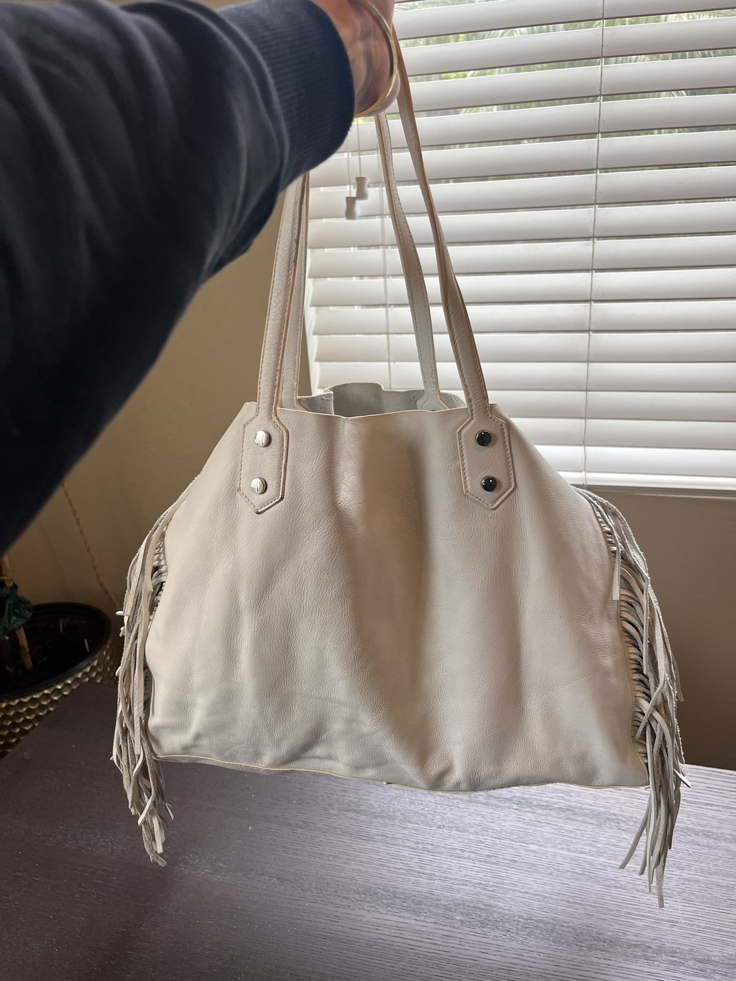 Large Sam Edelman White Fringe Genuine Leather Western Cowgirl Hobo Tote Purse Weekender Overnight Beach Travel Carry On Bag Purse CUTE for Sale in Laguna Niguel CA OfferUp