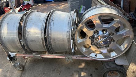Set of 4 Chevrolet GM 18-8 18” 8 Lug Aluminum Wheels Rims with Center Caps OEM take offs
