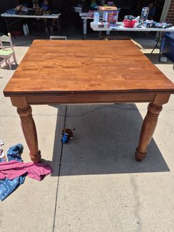 Tall table square or rectangular seat 4 or 6