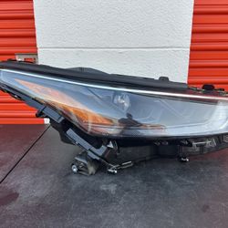 2020-2021-2022-2023 -2024 TOYOTA HIGHLANDER RIGHT PASSENGER SIDE HEADLIGHT OEM