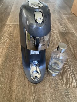 SodaSteam With One Stainless Steel Bottle
