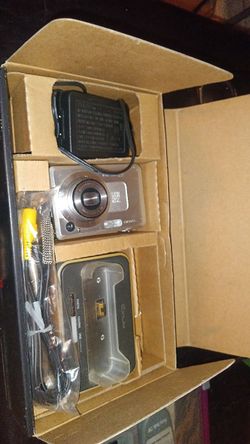 Casio Exilim EX-Z750 Digital Camera – Vintage Y2K Digicam w/ Dock & Original Box